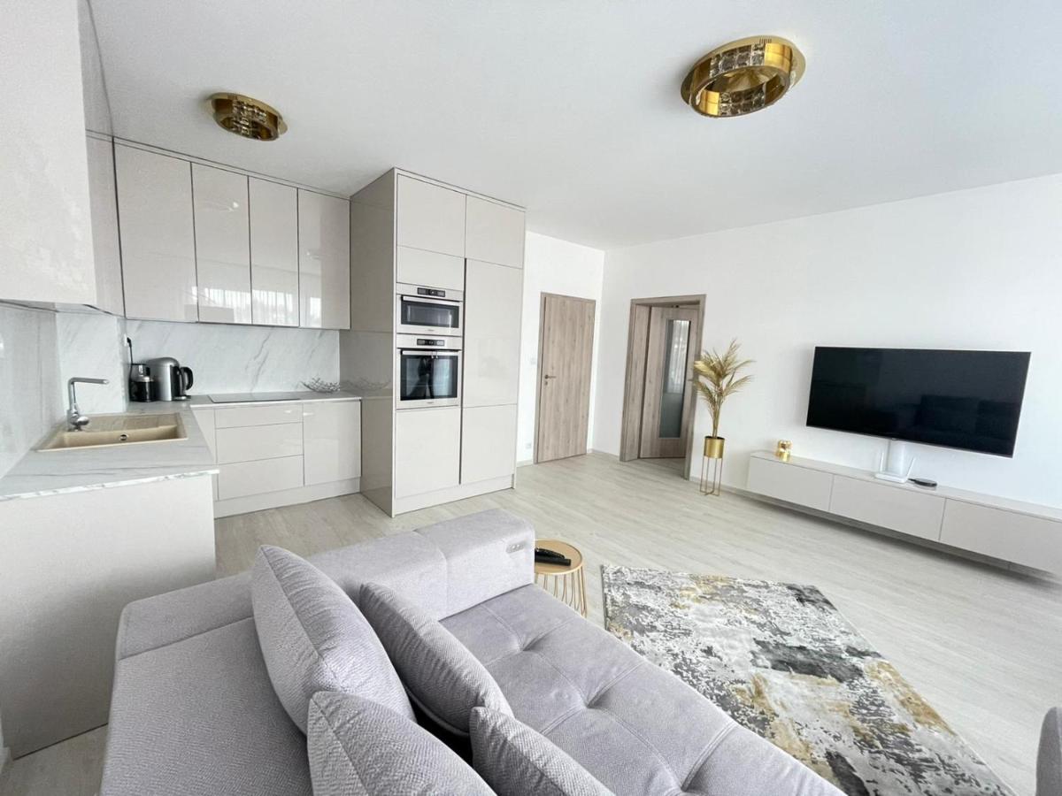 New Luxury City Centre Apartment With Panoramic View, Free Parking Братислава Екстериор снимка