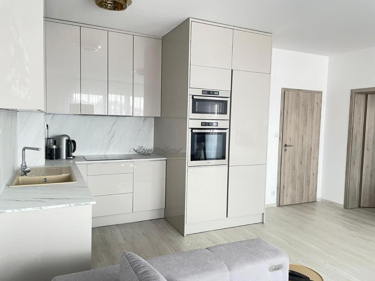 New Luxury City Centre Apartment With Panoramic View, Free Parking Братислава Екстериор снимка