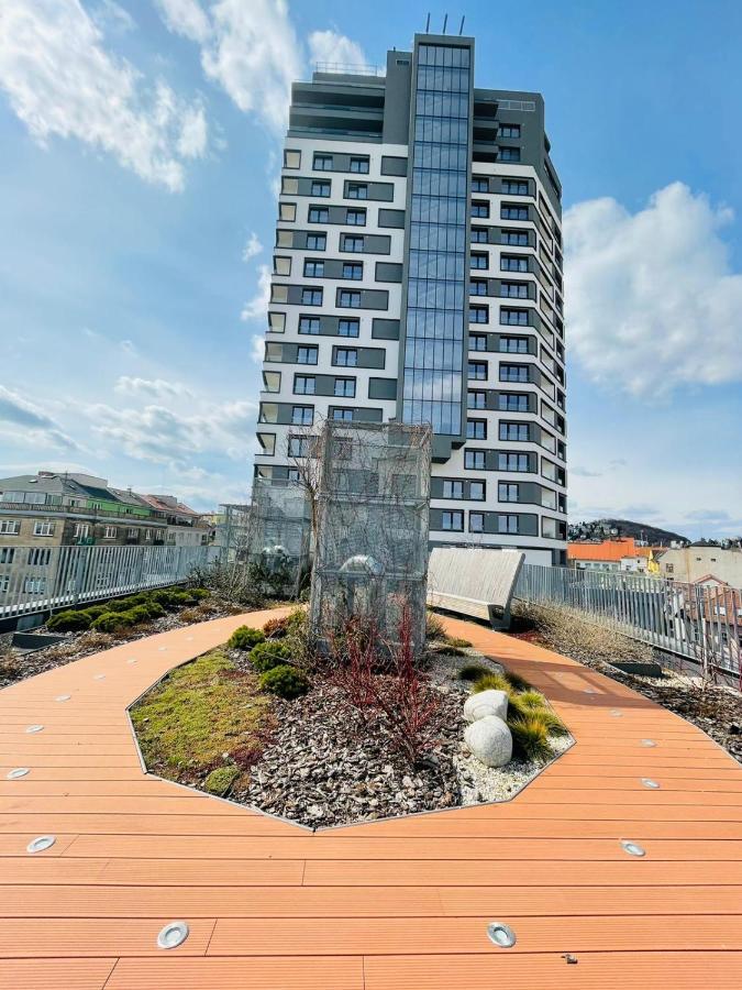 New Luxury City Centre Apartment With Panoramic View, Free Parking Братислава Екстериор снимка