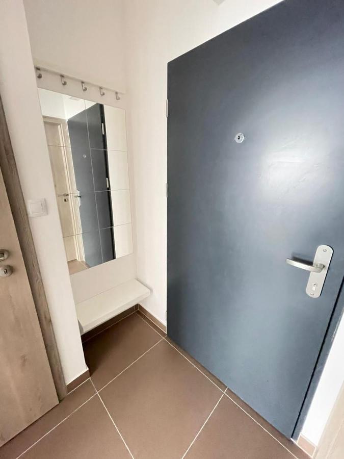 New Luxury City Centre Apartment With Panoramic View, Free Parking Братислава Екстериор снимка